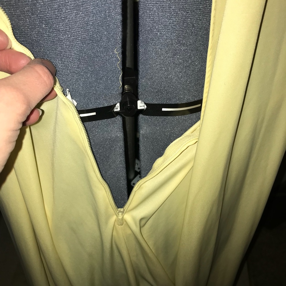 Vintage yellow drape gown - Picture 4 of 4